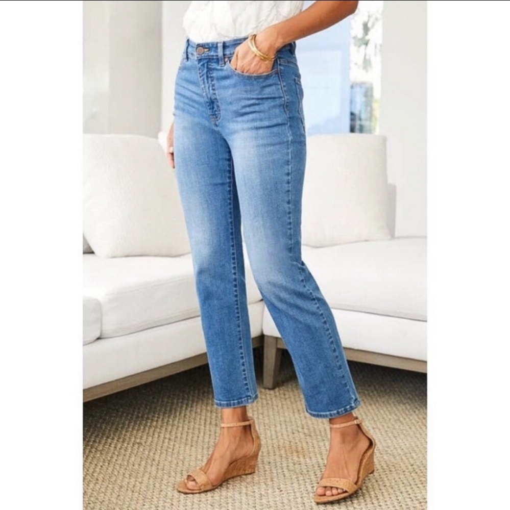 Soft Surroundings Petites The Ultimate Straight Cropped Jeans